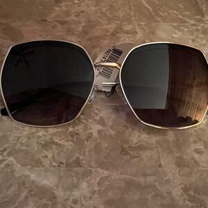 GUESS Women’s Gold Frame‎ Black Lens Women's Sunglasses